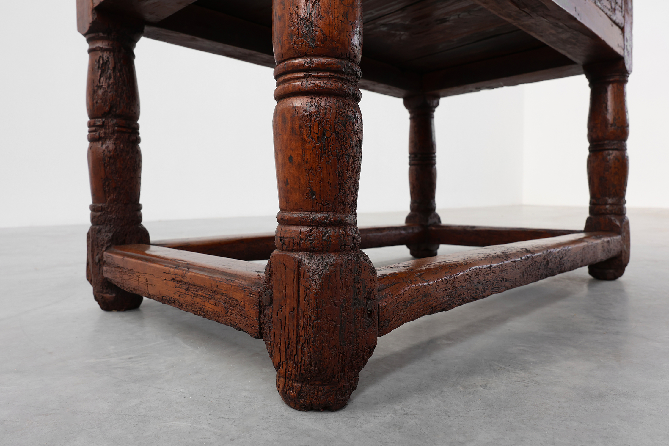 Oak hand-carved side table in wabi wabi style, Spain, 17th Centurythumbnail